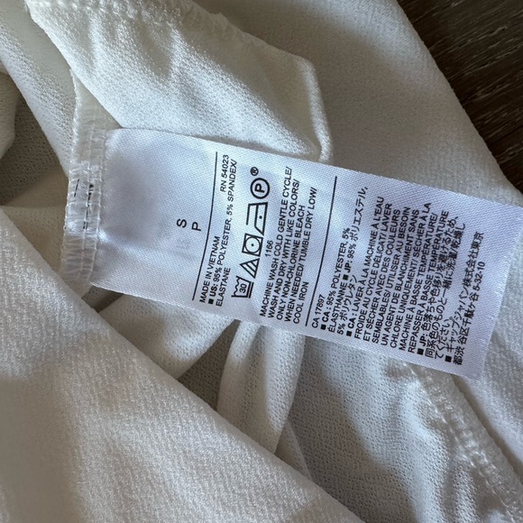 Banana Republic factory crepe wrap top - Picture 4 of 6